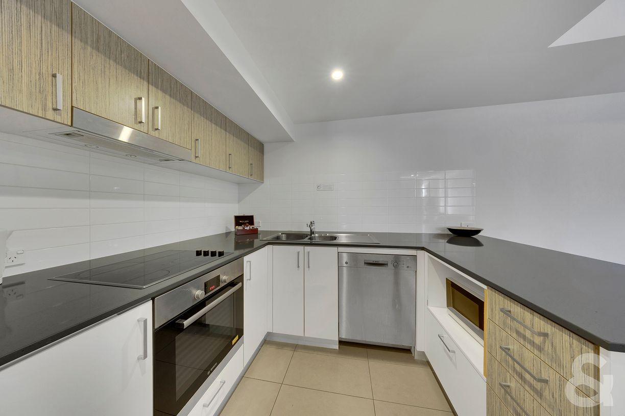 607/52 Oaka Lane — photo 3 of 13