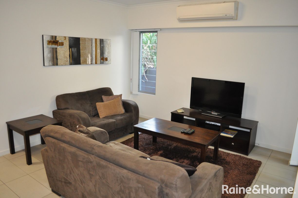 1/11 Glenlyon Street — photo 3 of 19