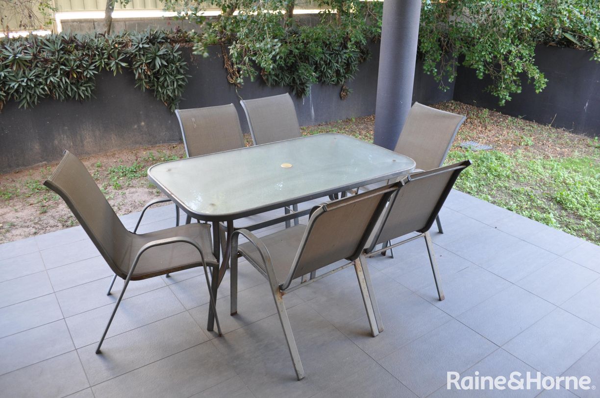 1/11 Glenlyon Street — photo 14 of 19