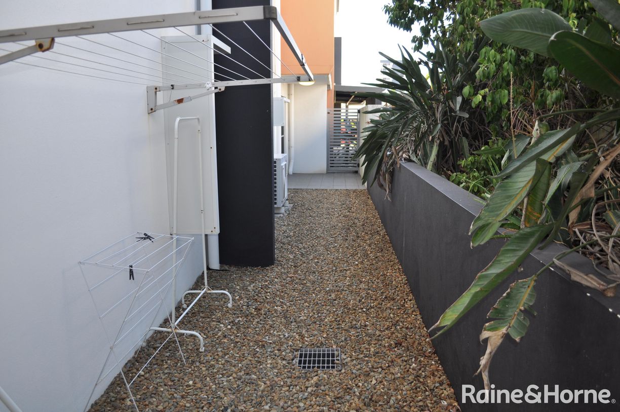 1/11 Glenlyon Street — photo 17 of 19
