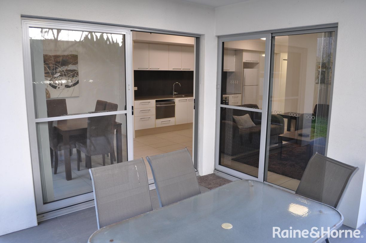 1/11 Glenlyon Street — photo 15 of 19
