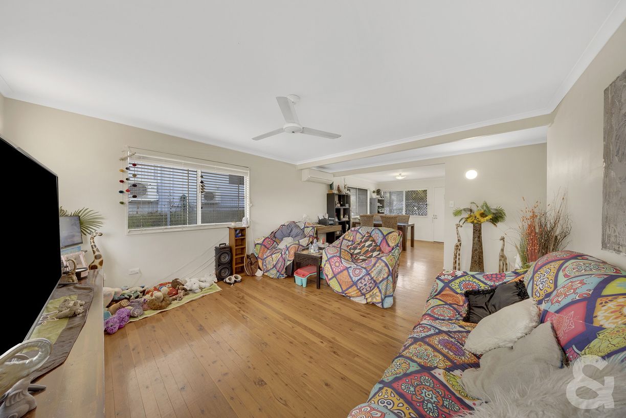 8 Ferguson Crescent — photo 3 of 17
