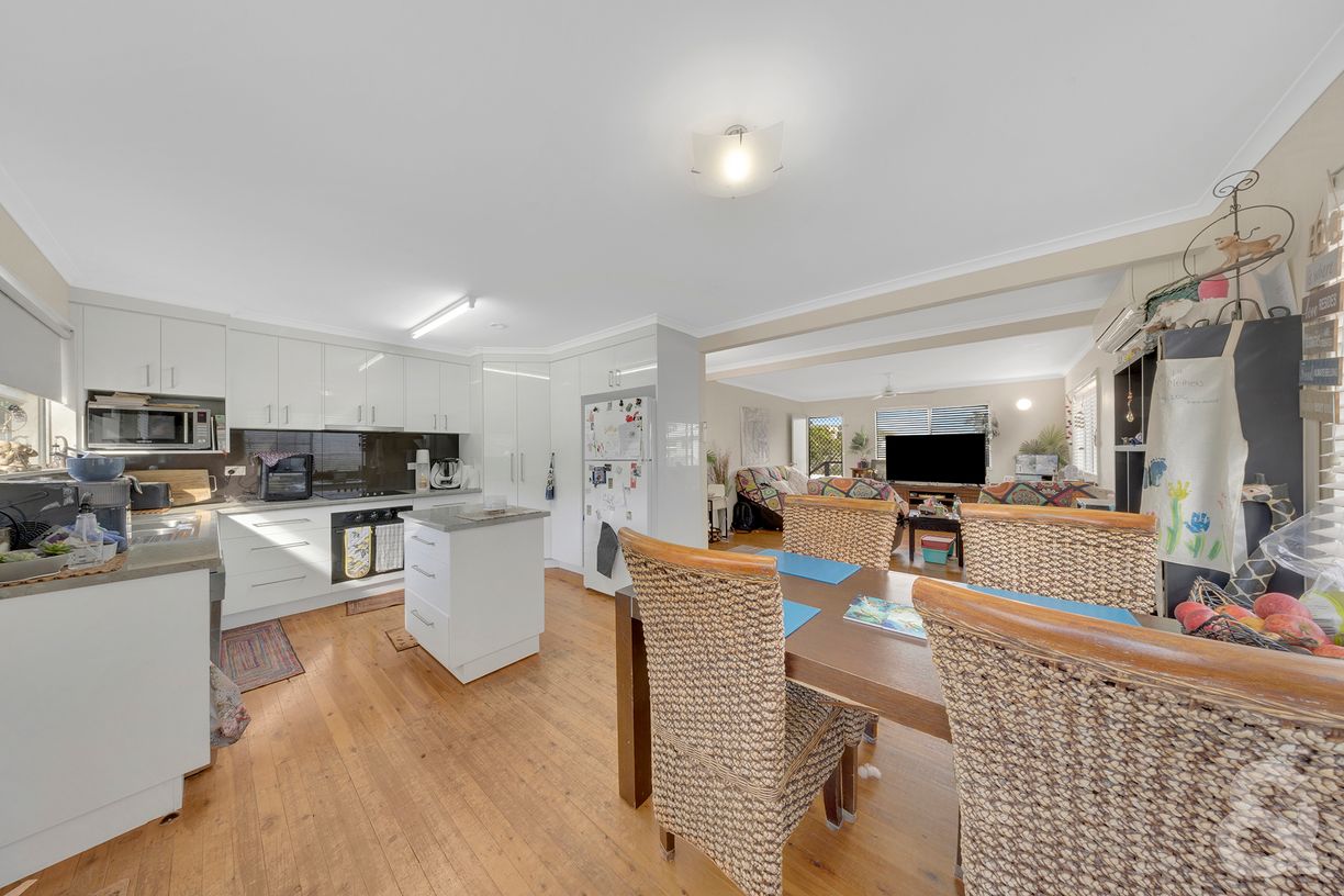 8 Ferguson Crescent — photo 9 of 17