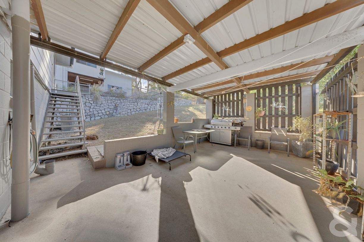 8 Ferguson Crescent — photo 13 of 17