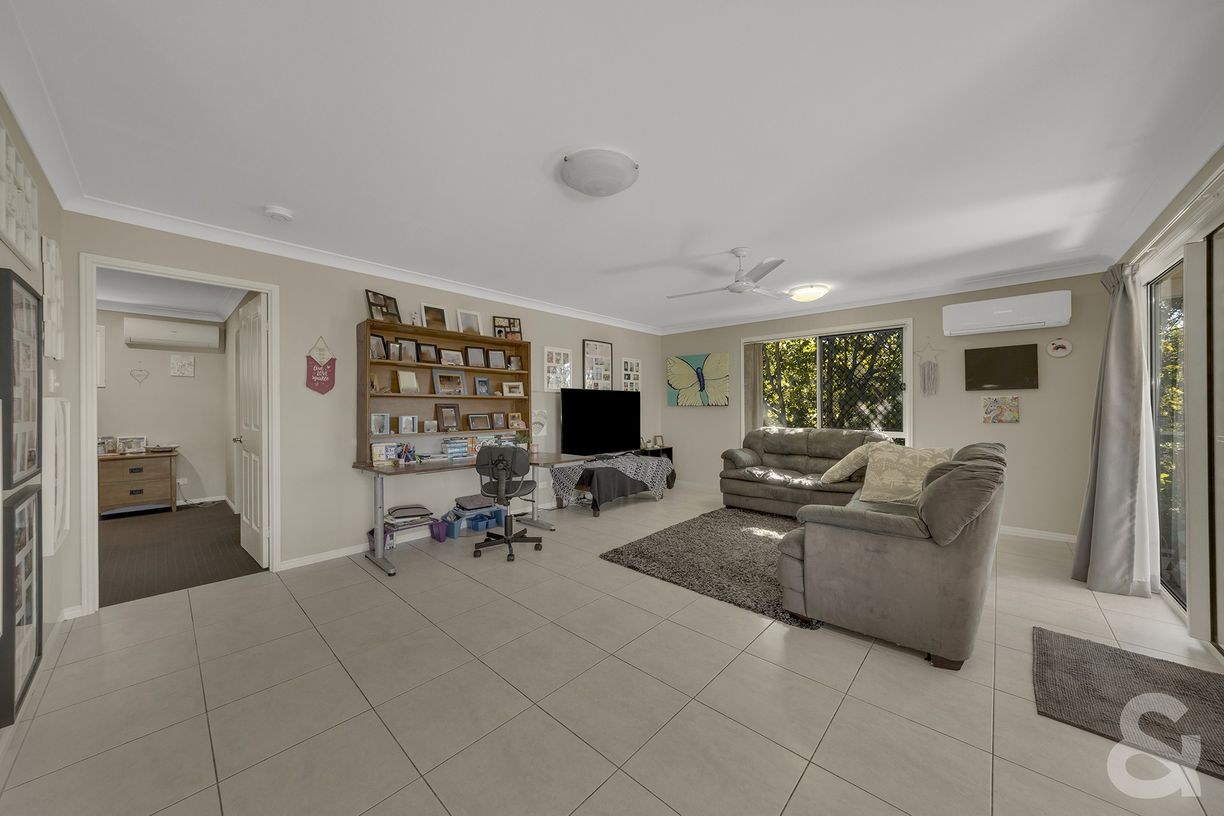 2/28 Sanctuary Place — photo 3 of 13