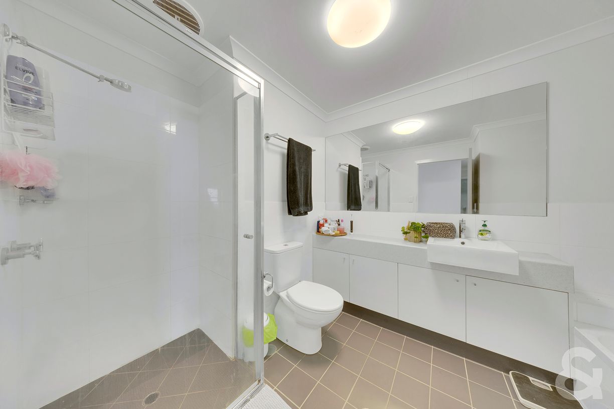 2/1 Michel Place — photo 7 of 14