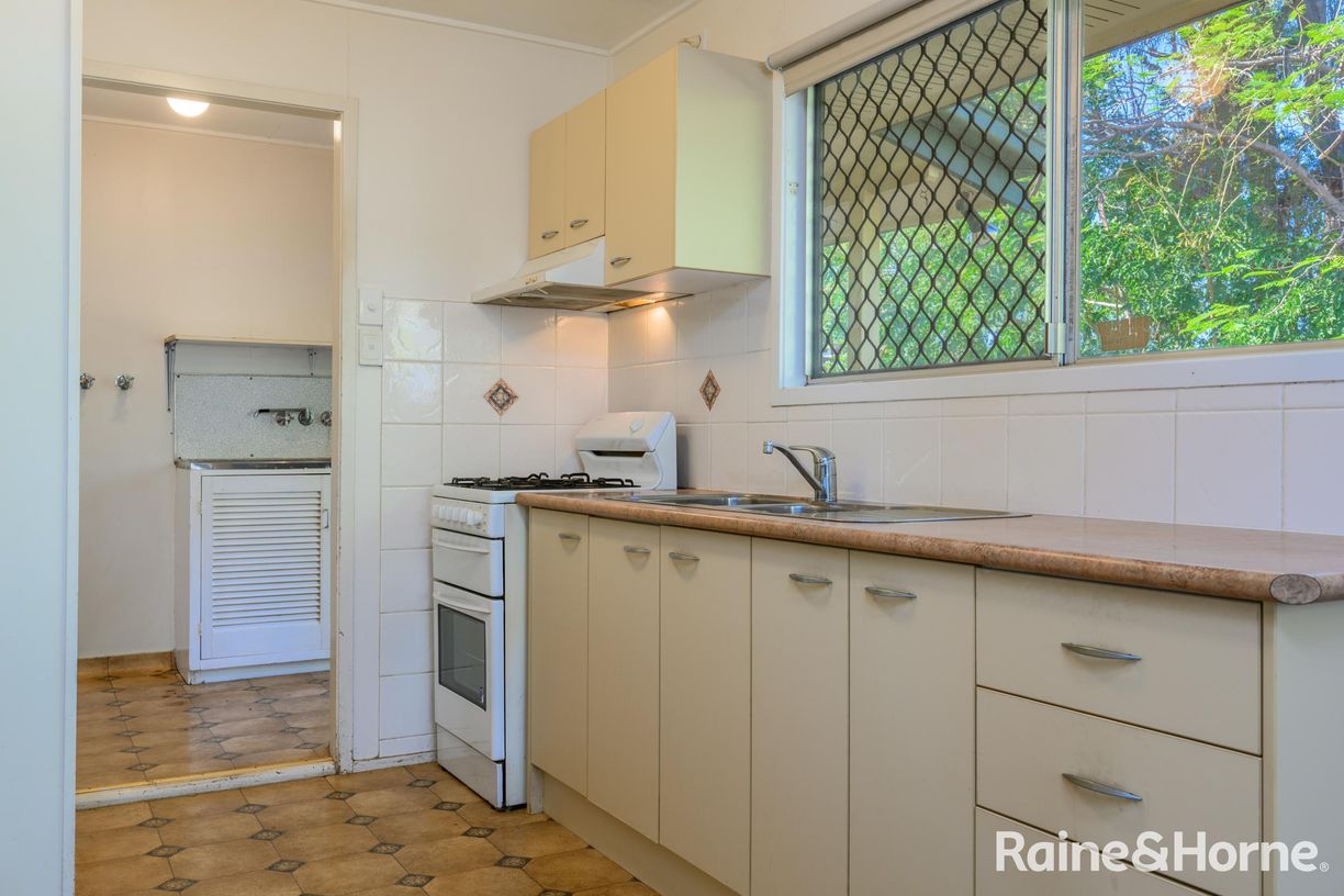 4 Pershouse Street — photo 4 of 14