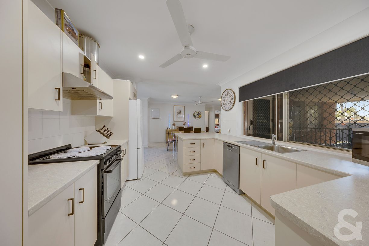 22 Hamilton Drive — photo 4 of 16