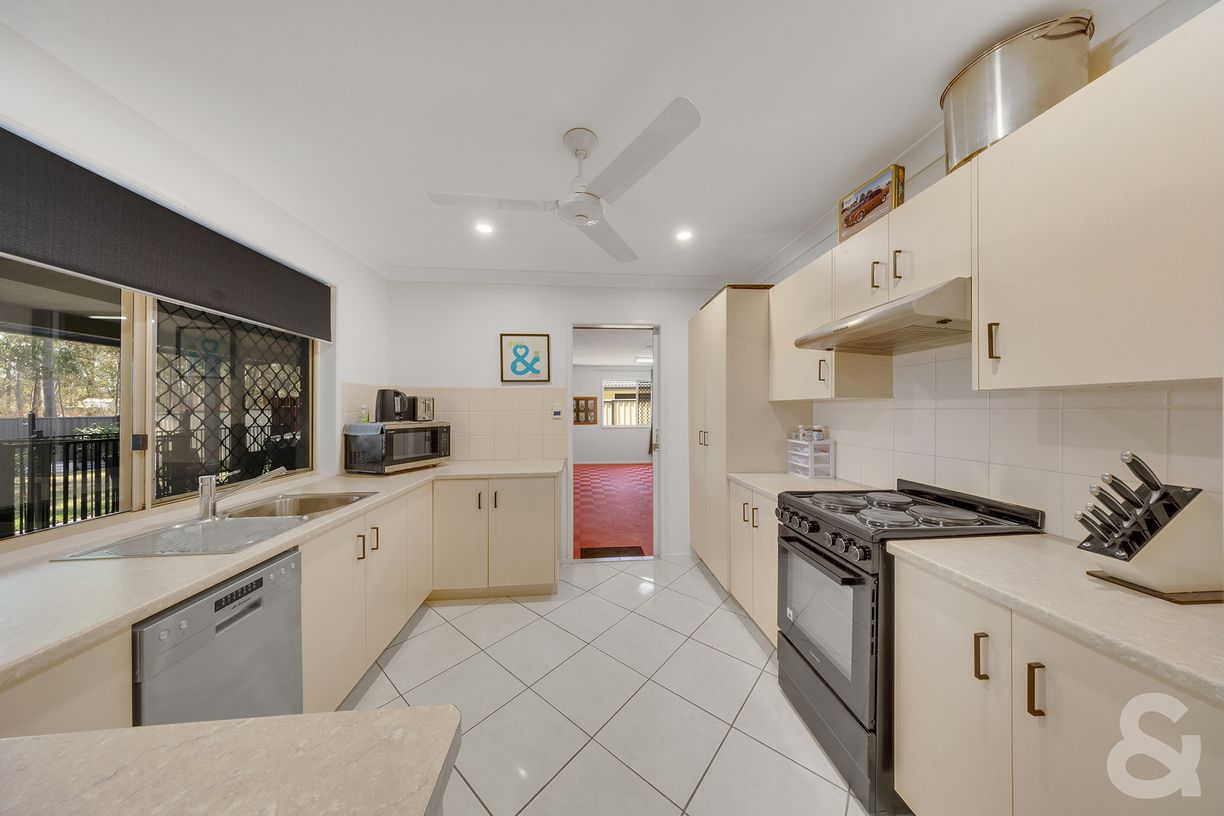 22 Hamilton Drive — photo 3 of 16