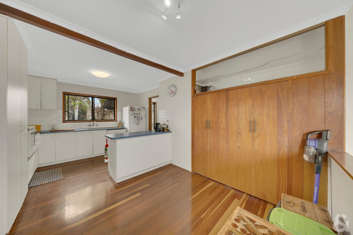 17 Williamson Street — photo 7 of 20