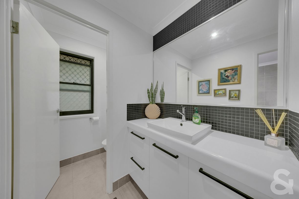 10 Leslie Street — photo 12 of 15