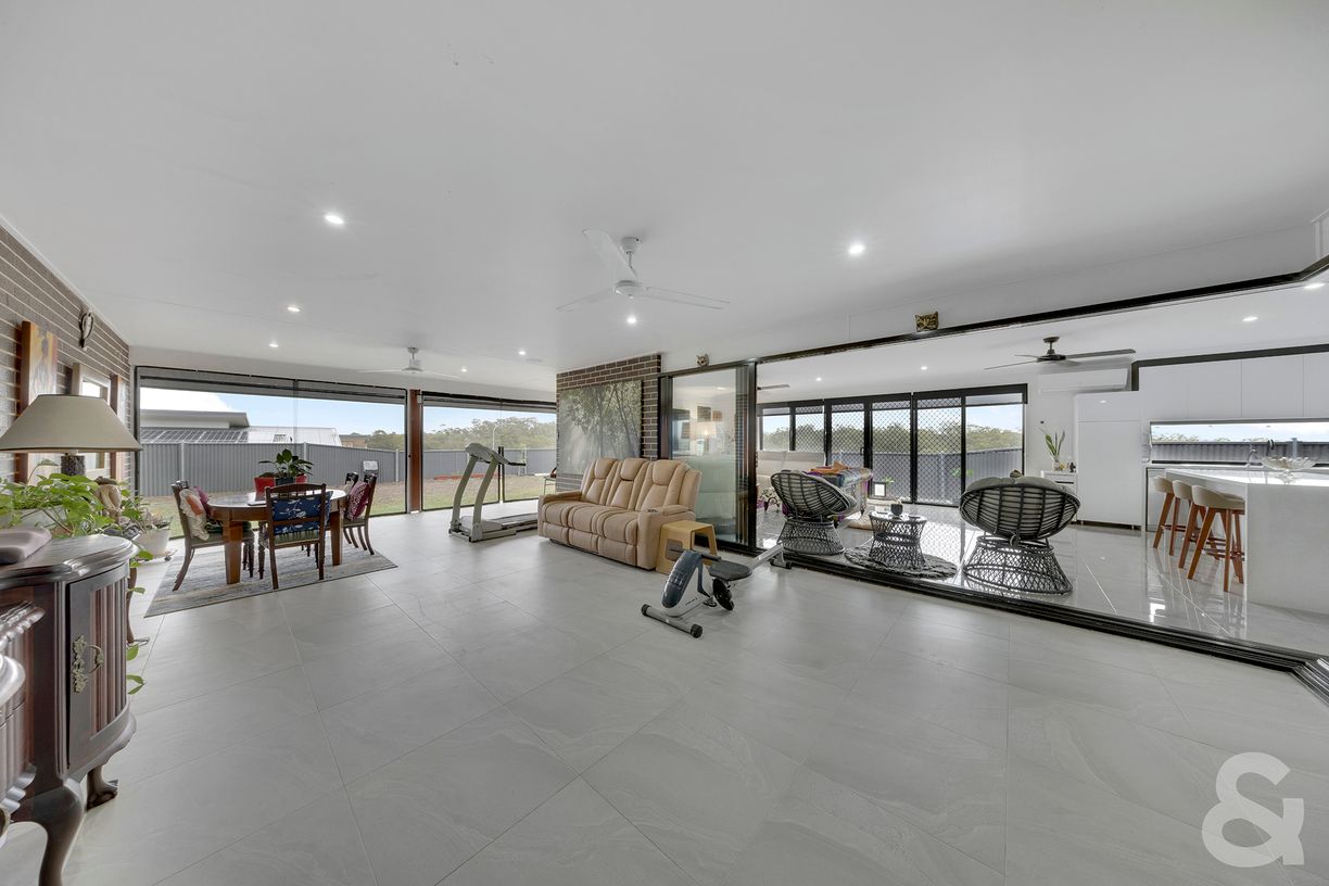 10 Leslie Street — photo 6 of 15