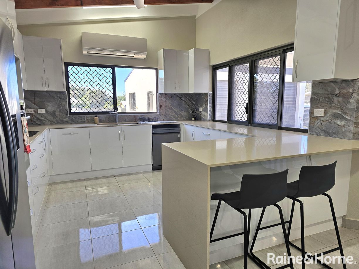49 Narrah St — photo 8 of 24