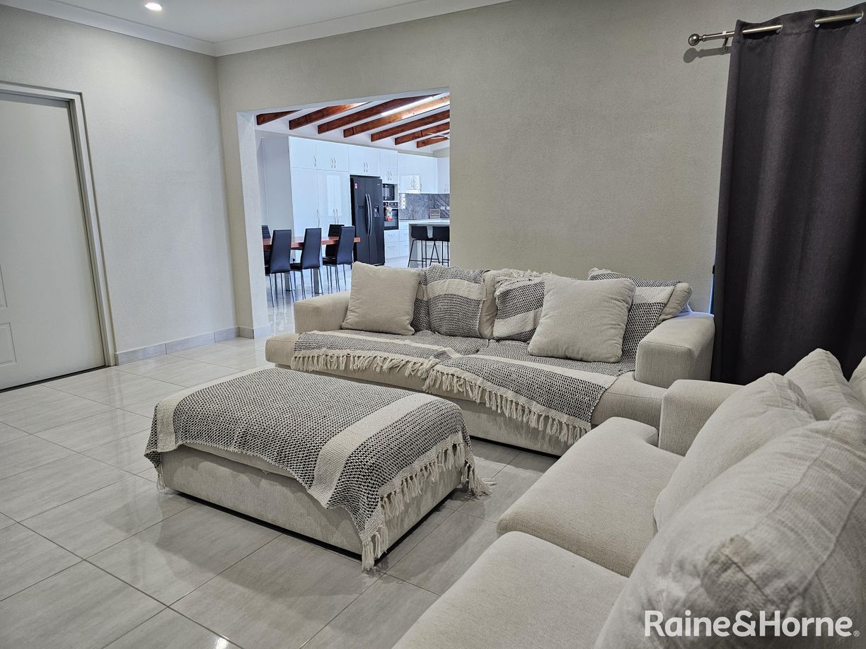 49 Narrah St — photo 5 of 24