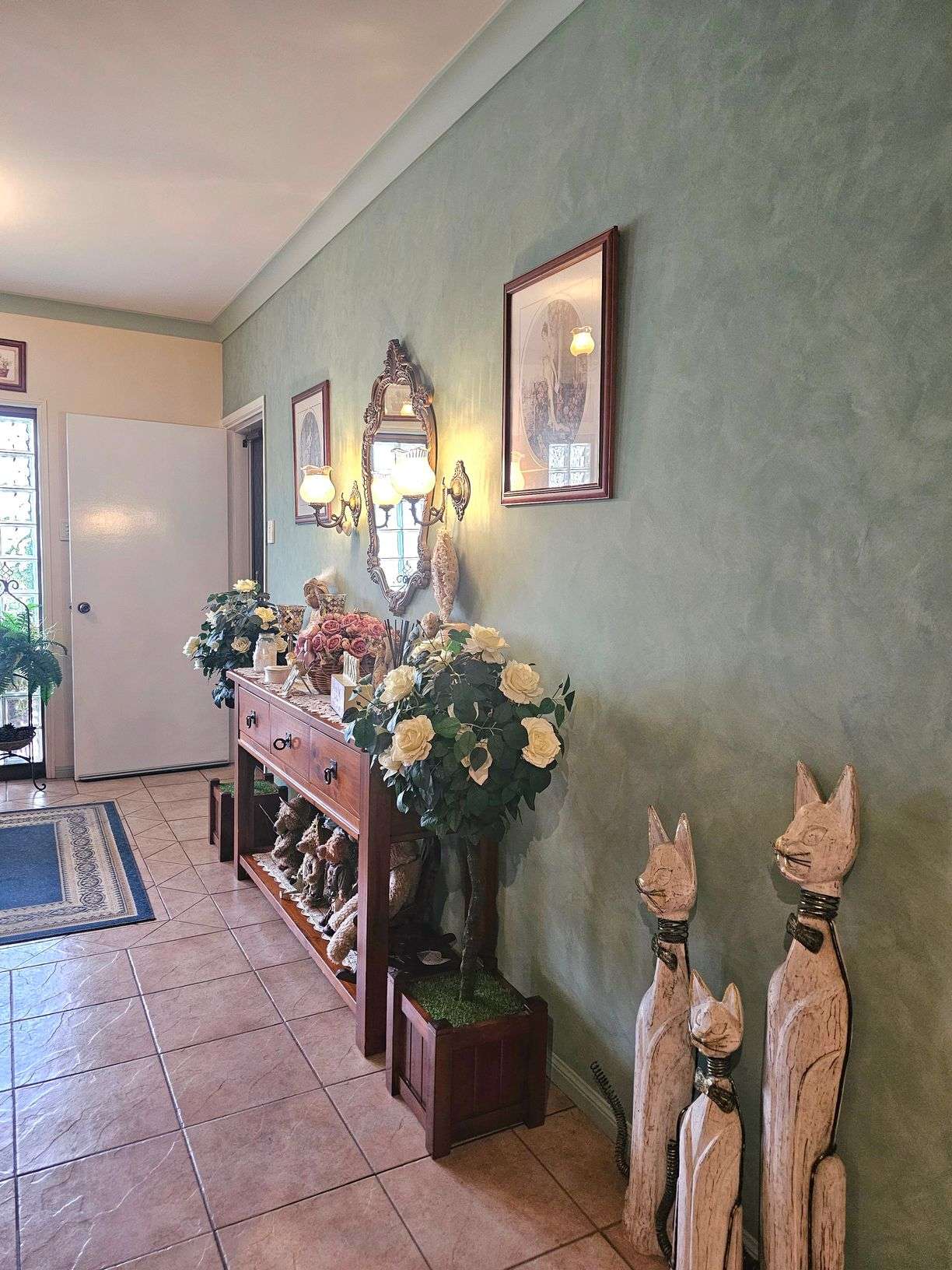 590 Iona Road — photo 6 of 30