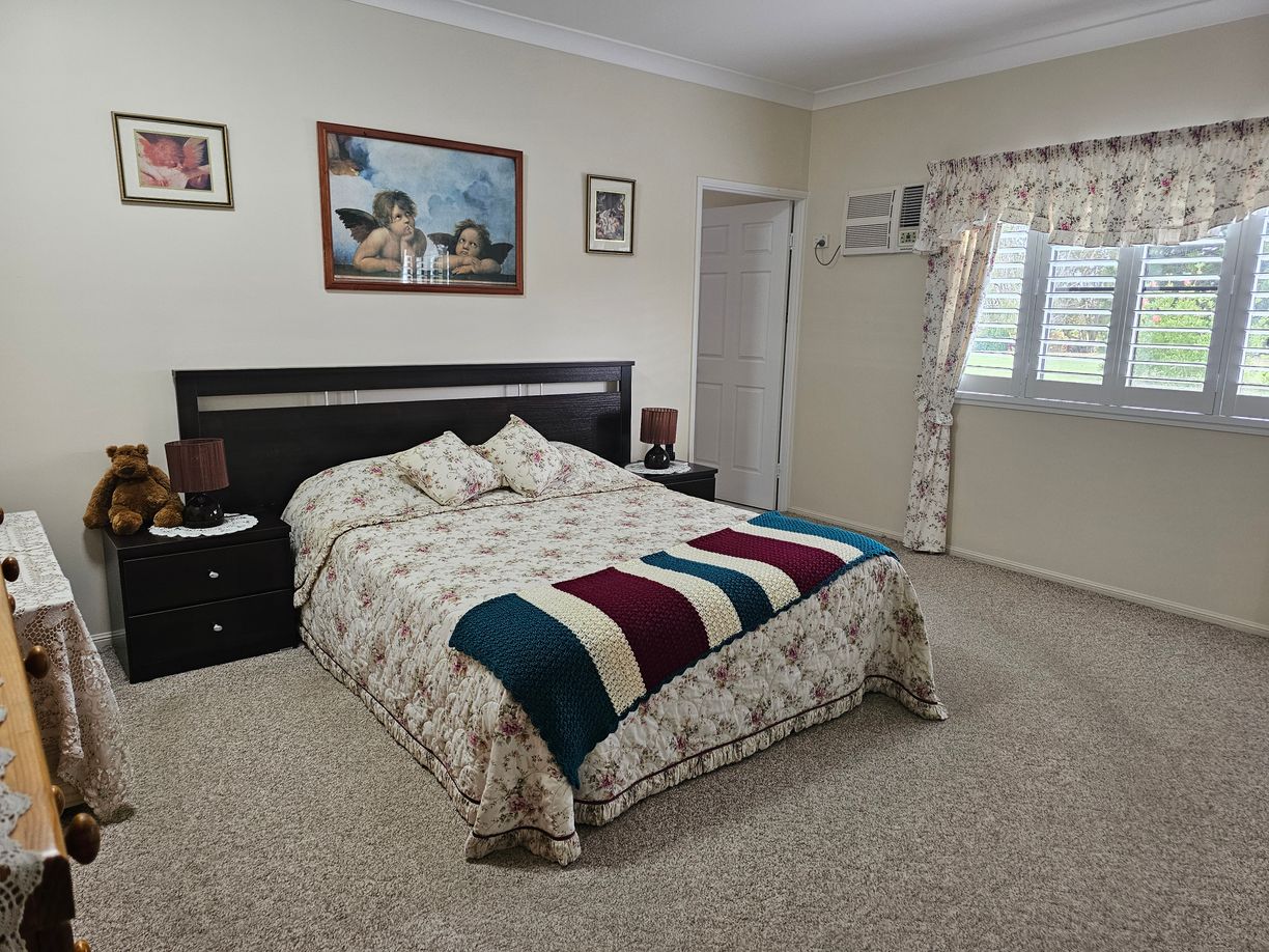 590 Iona Road — photo 13 of 30