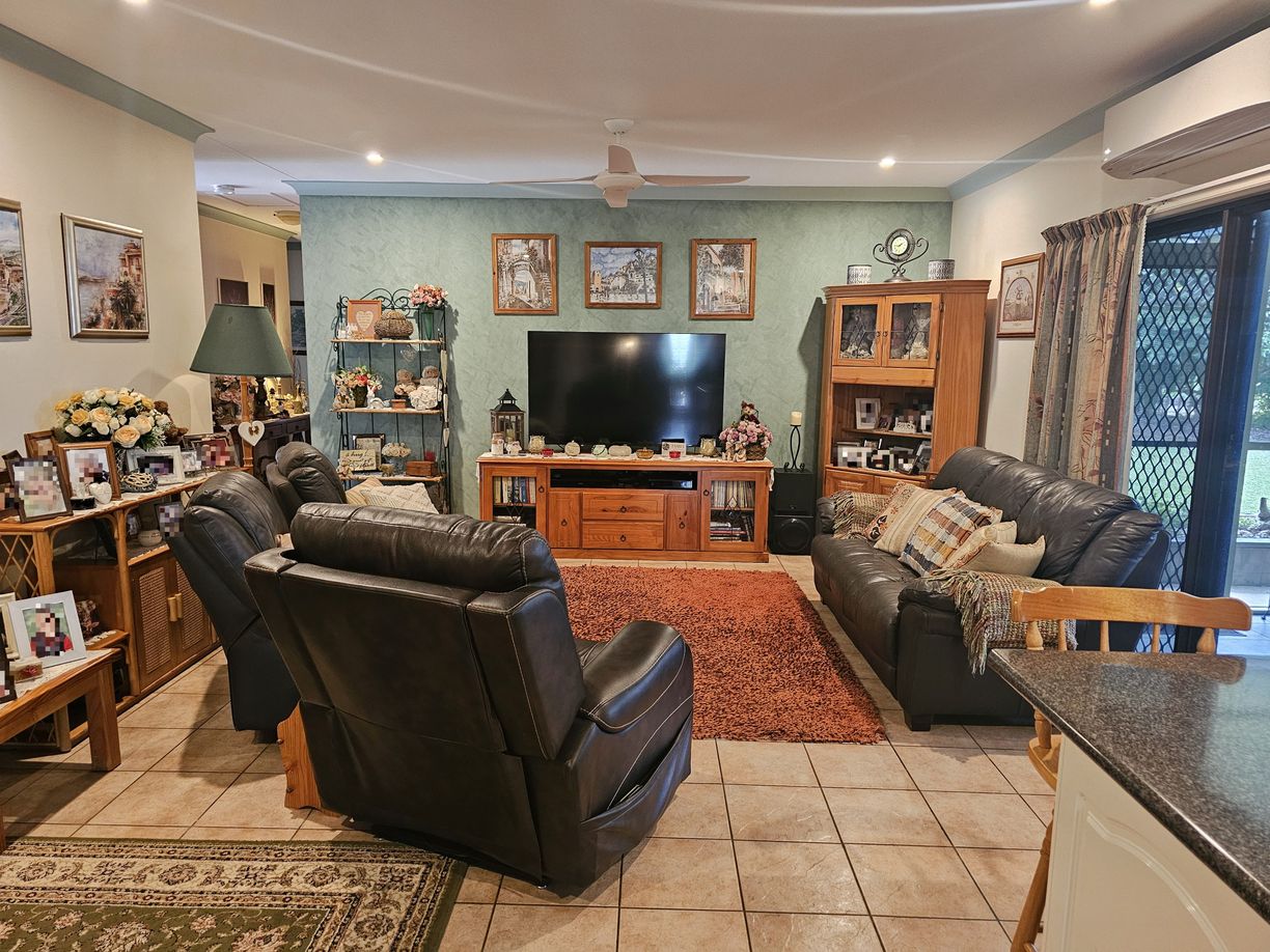 590 Iona Road — photo 7 of 30