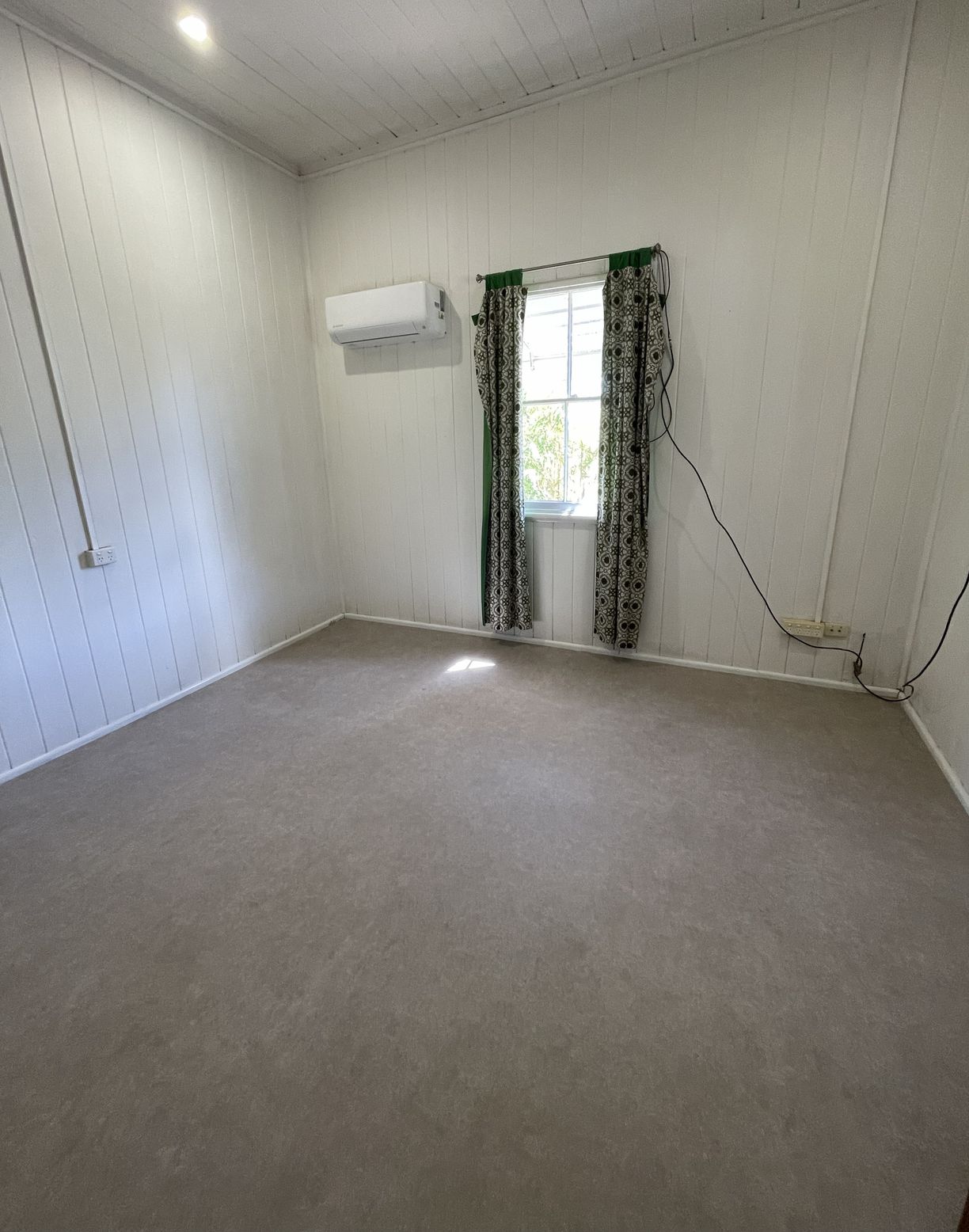 26 SANDOWNS STREET — photo 16 of 30