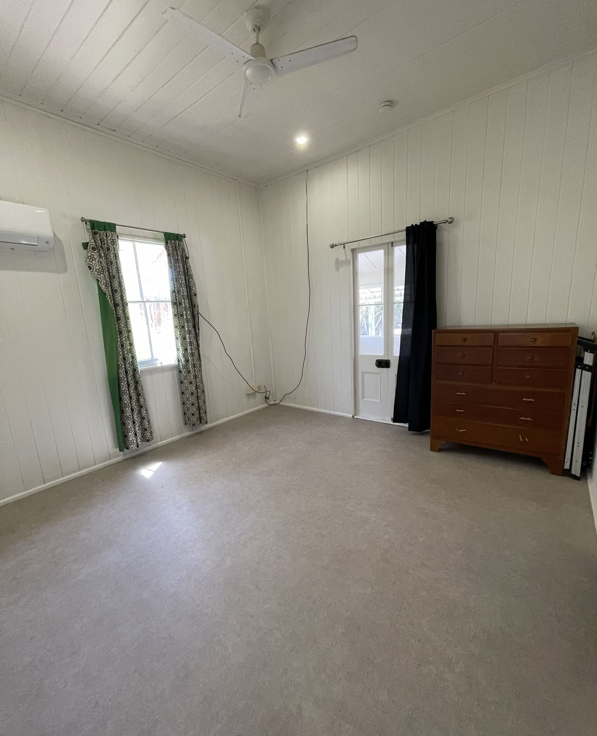 26 SANDOWNS STREET — photo 17 of 30