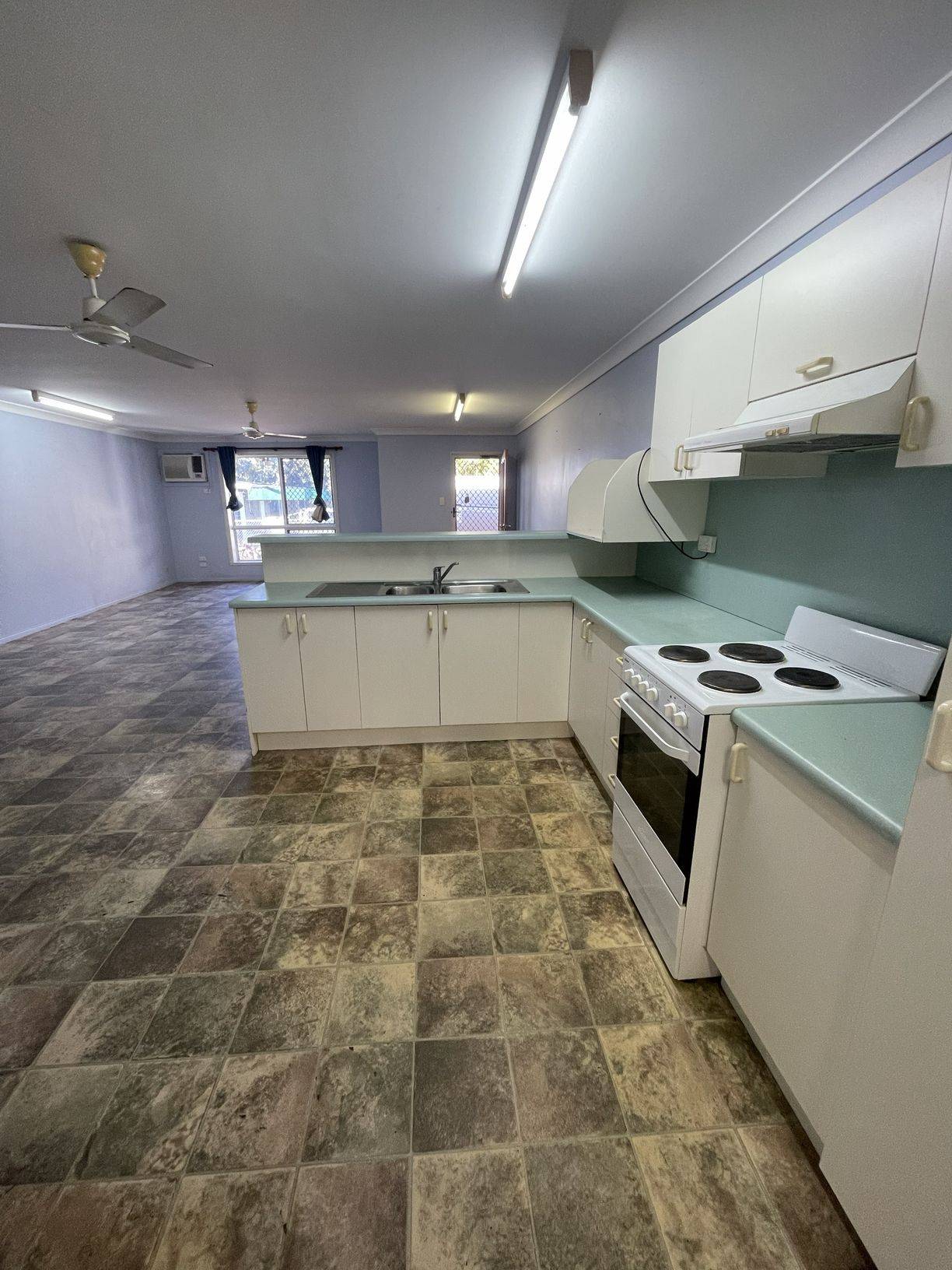 3/34 Macmillan Street — photo 8 of 21