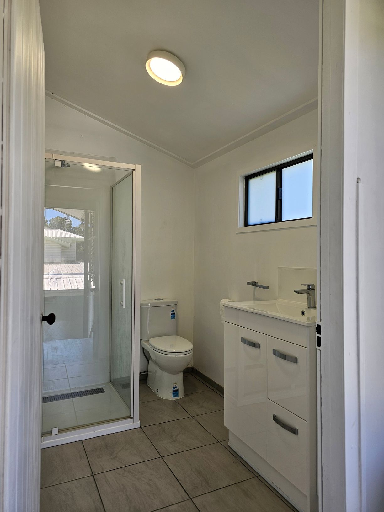 64 Eleventh Avenue — photo 16 of 24