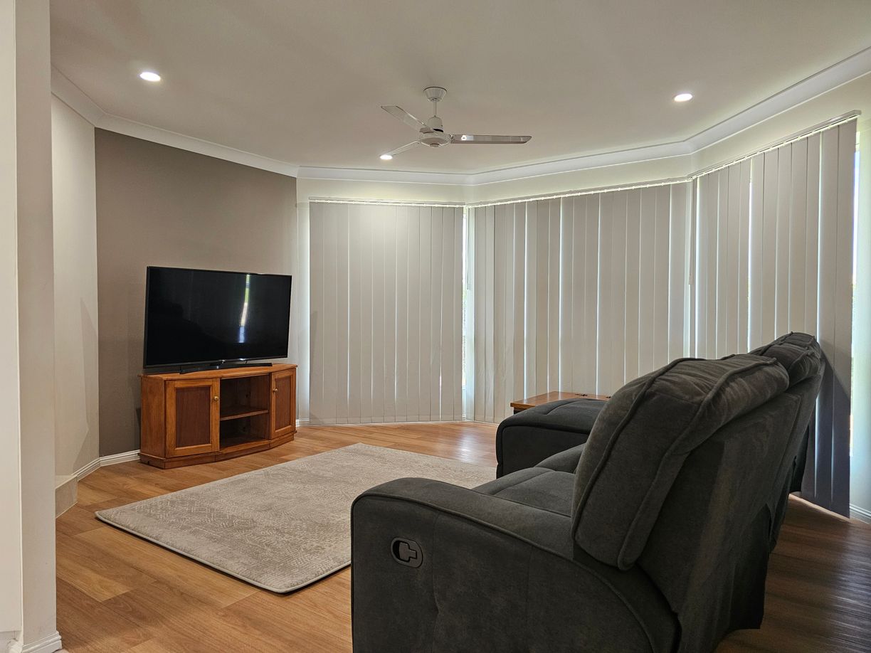 62 Laurence Crescent — photo 2 of 25