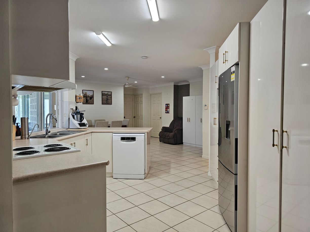 62 Laurence Crescent — photo 8 of 25