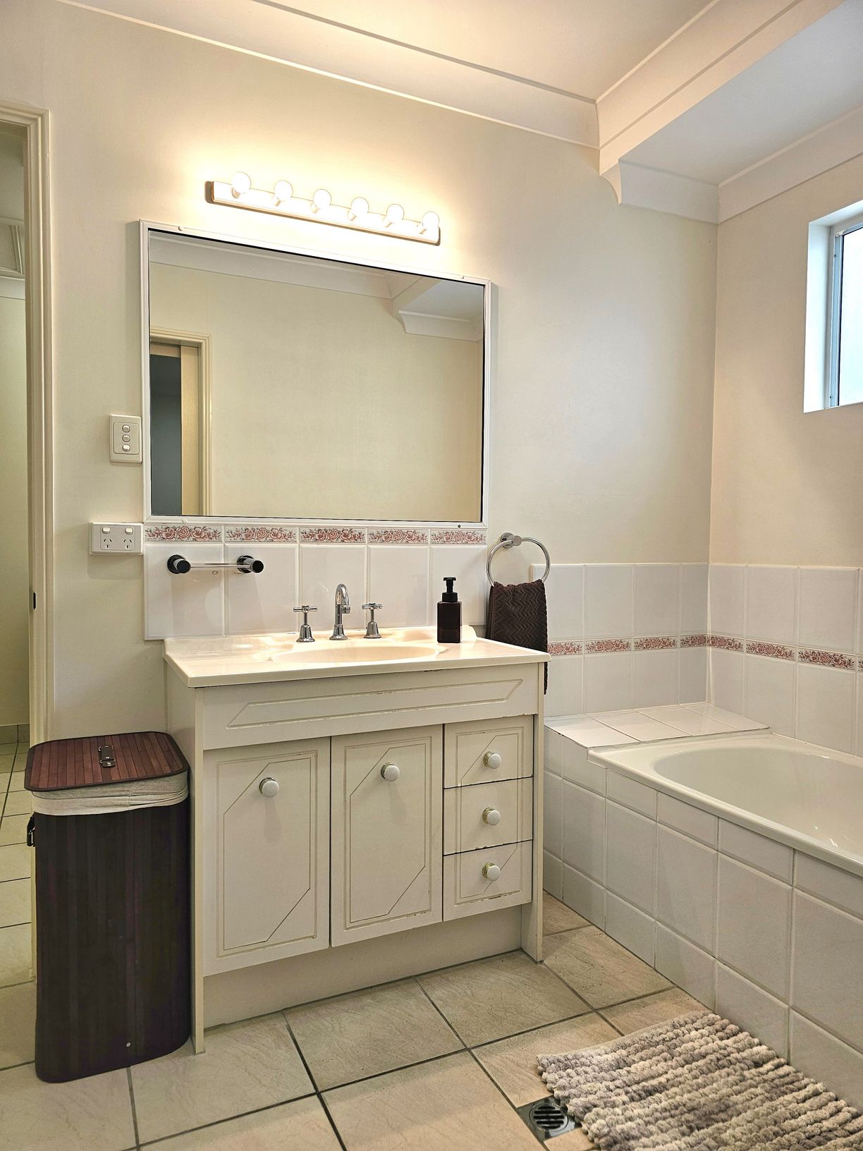 62 Laurence Crescent — photo 17 of 25