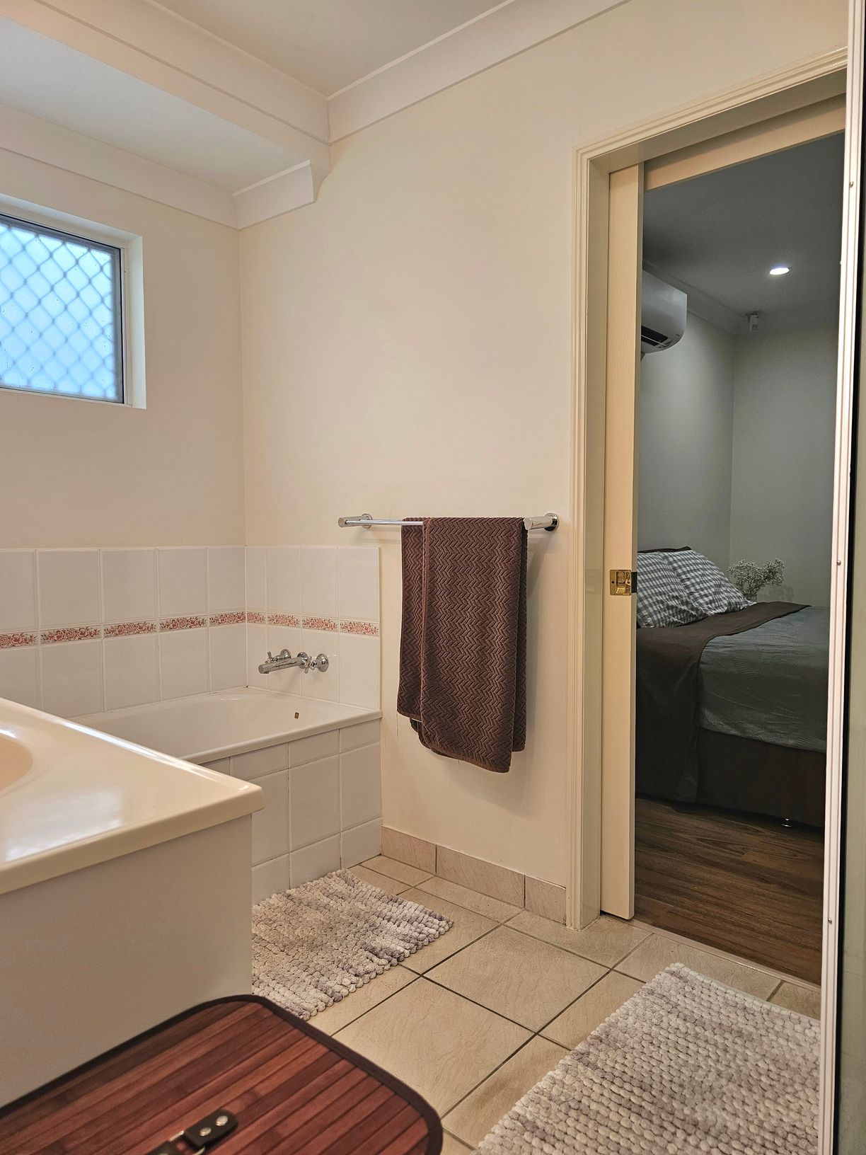 62 Laurence Crescent — photo 16 of 25