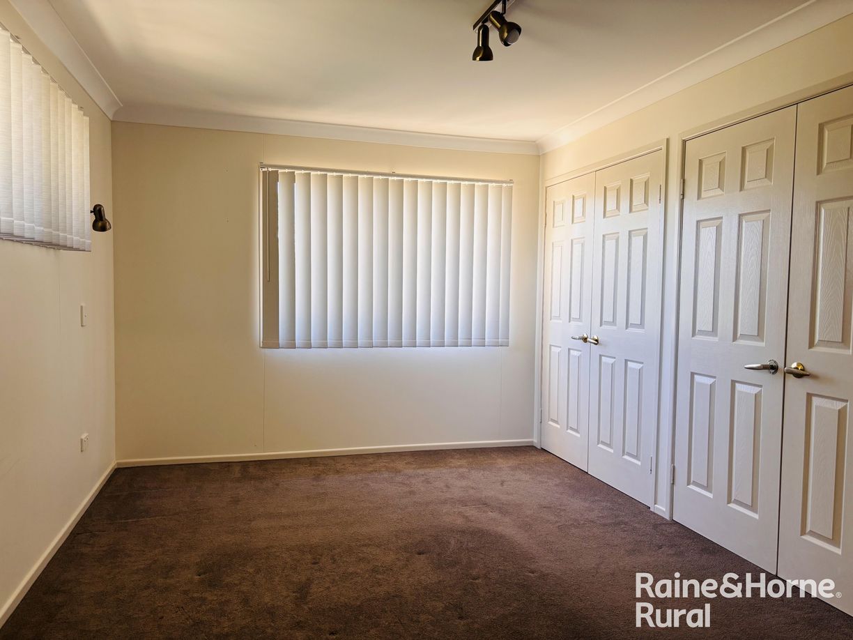 7-13 Edwardes Street — photo 3 of 16