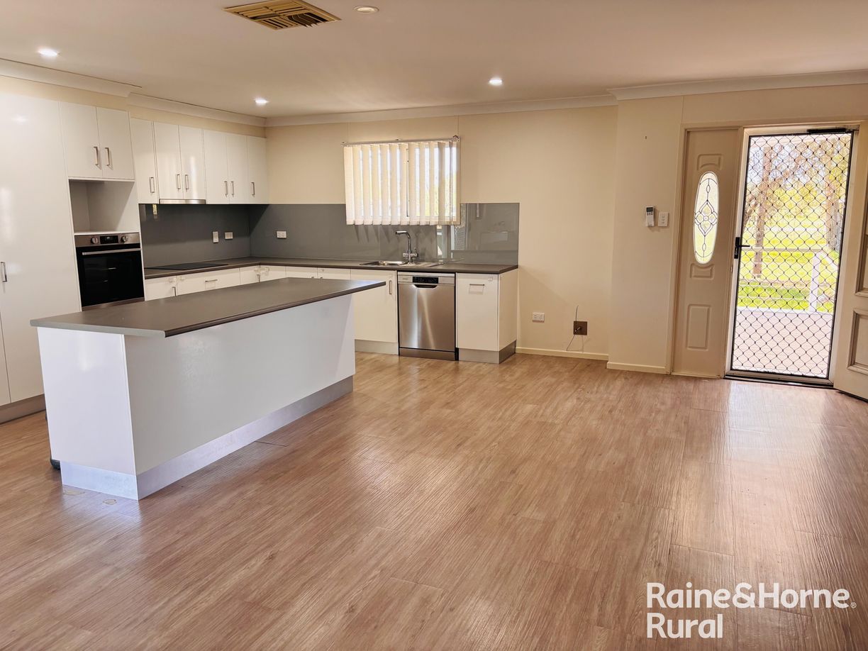 7-13 Edwardes Street — photo 7 of 16