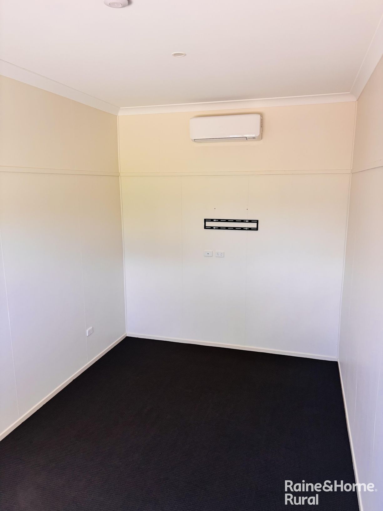 7-13 Edwardes Street — photo 8 of 16