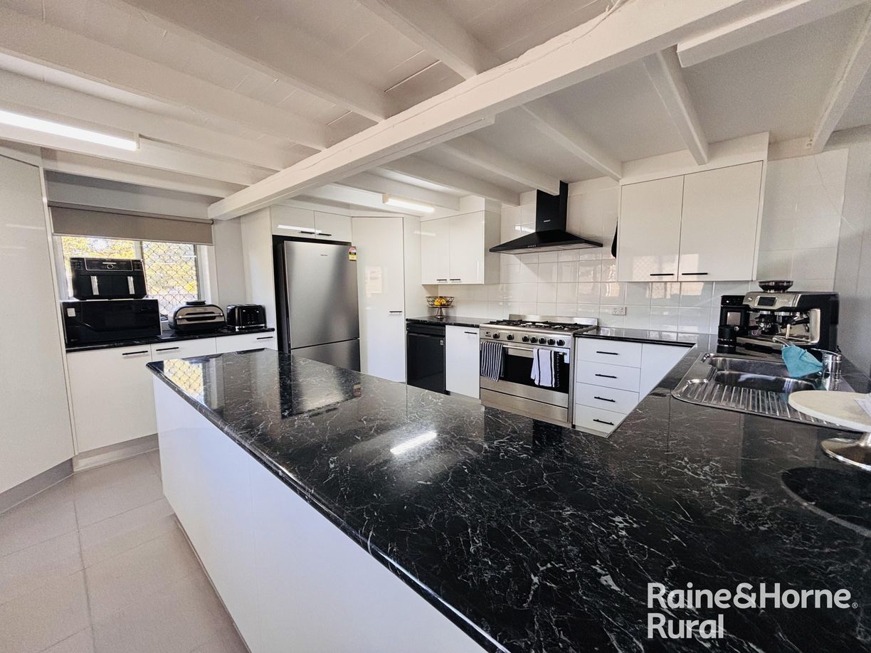 129 Arthur Street — photo 5 of 17