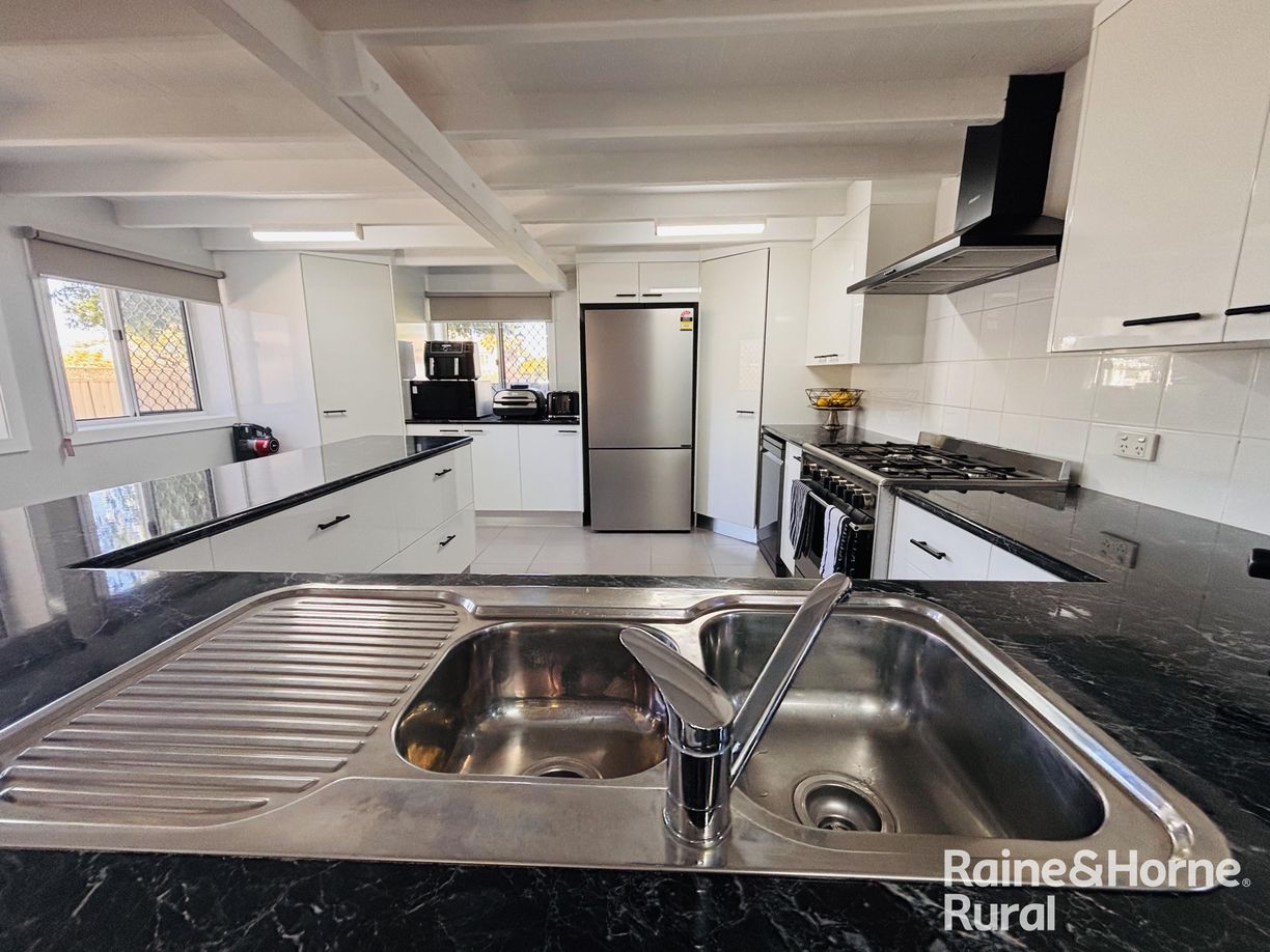 129 Arthur Street — photo 3 of 17