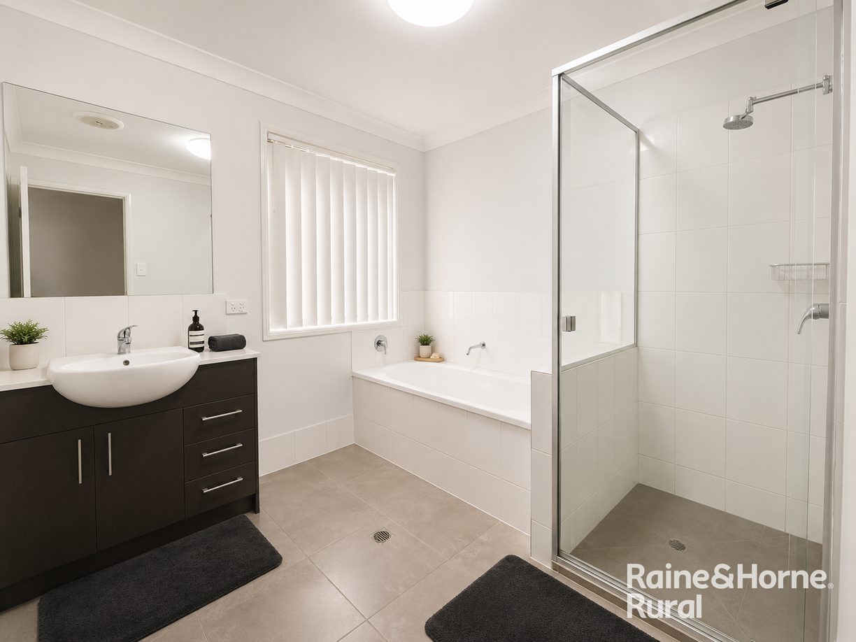 23 Lomandra Av — photo 3 of 14