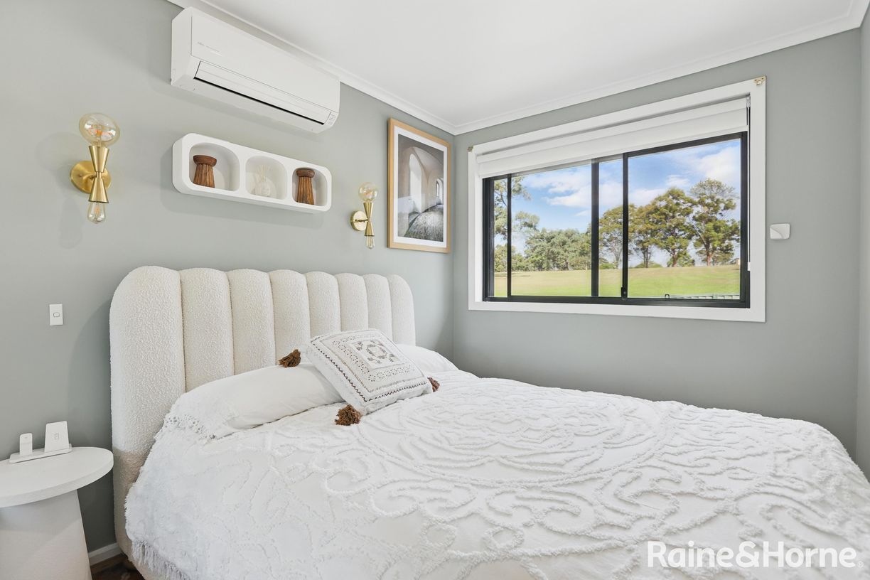 14 Lyn Circuit — photo 7 of 14