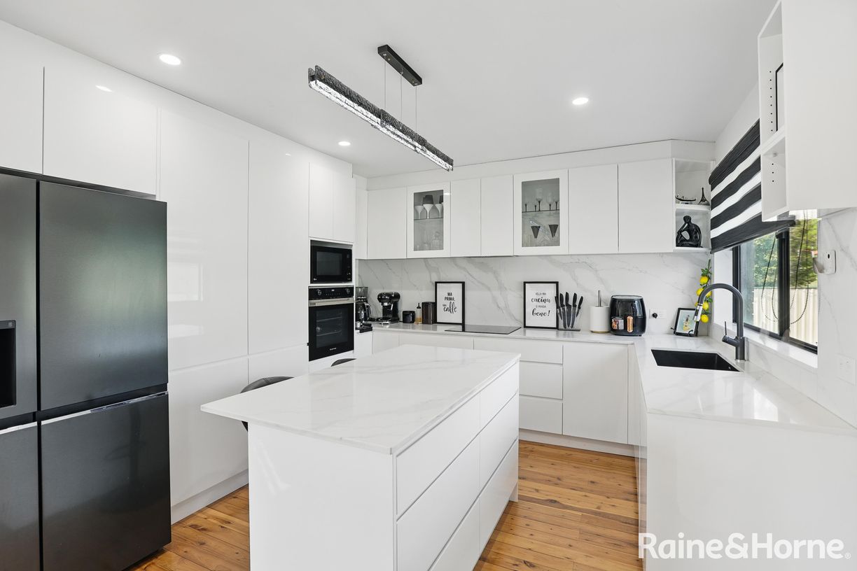 14 Lyn Circuit — photo from Raine & Horne St Marys | Rooty Hill