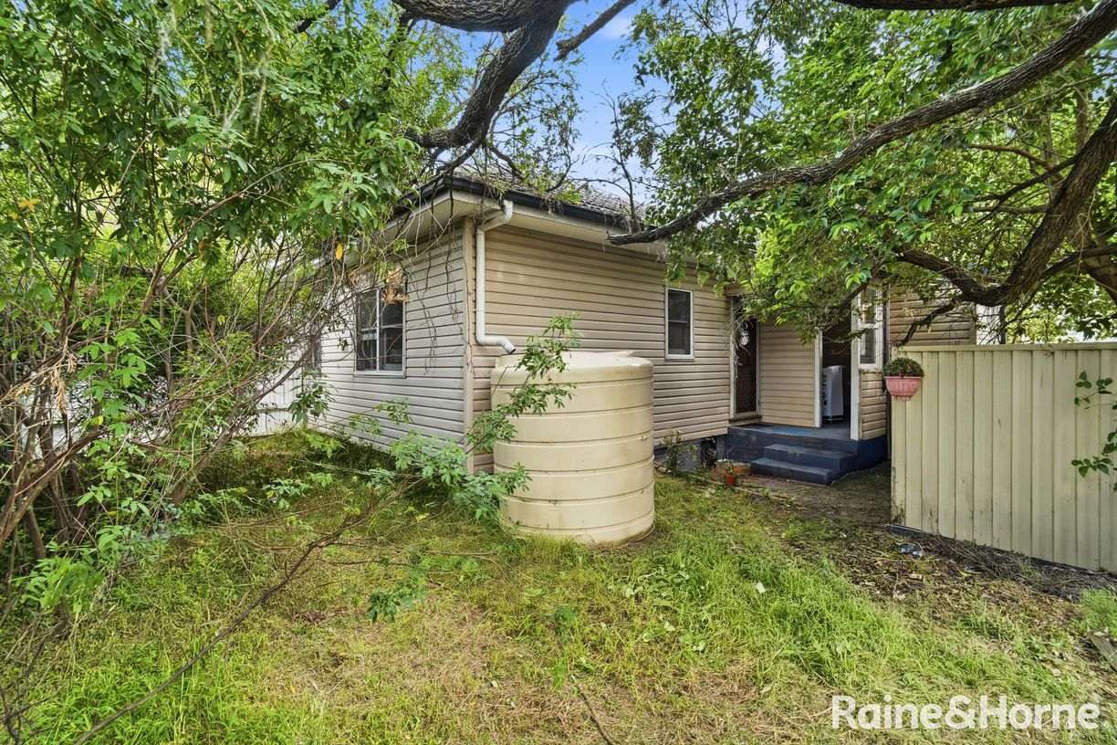 37 & 37A Mamre Road — photo 7 of 17