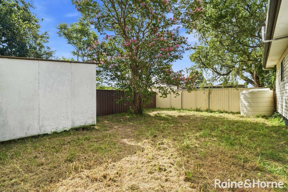 37 & 37A Mamre Road — photo 13 of 17
