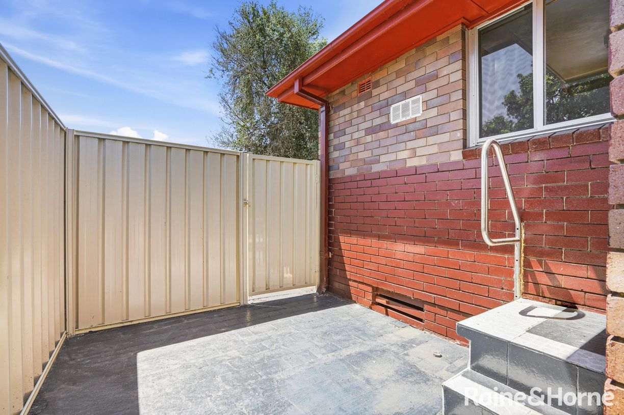 40 Halmahera Crescent, Lethbridge Park, NSW 2770