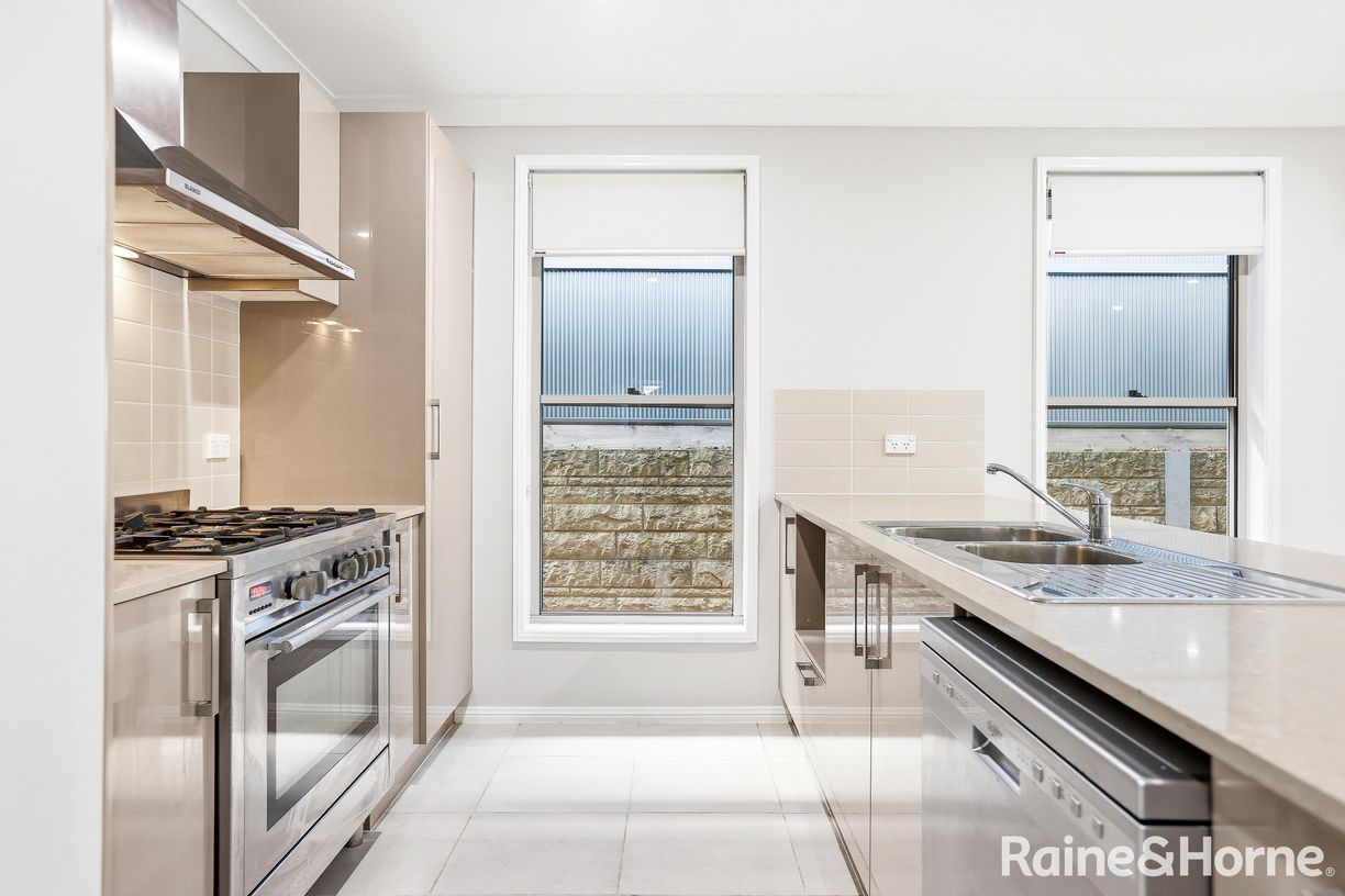 6 Liddiard Street — photo 3 of 16