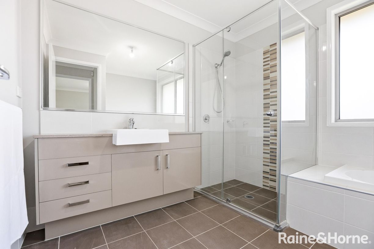 6 Liddiard Street — photo 11 of 16