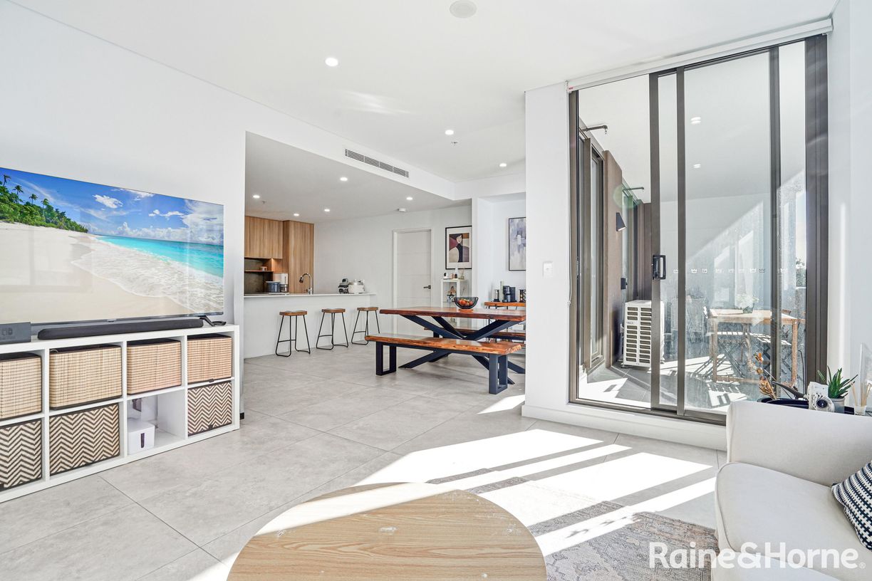 402/12C Carson Lane — photo 3 of 17