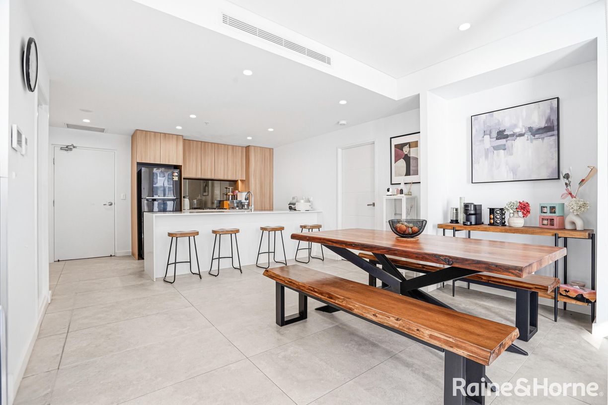 402/12C Carson Lane — photo 4 of 17