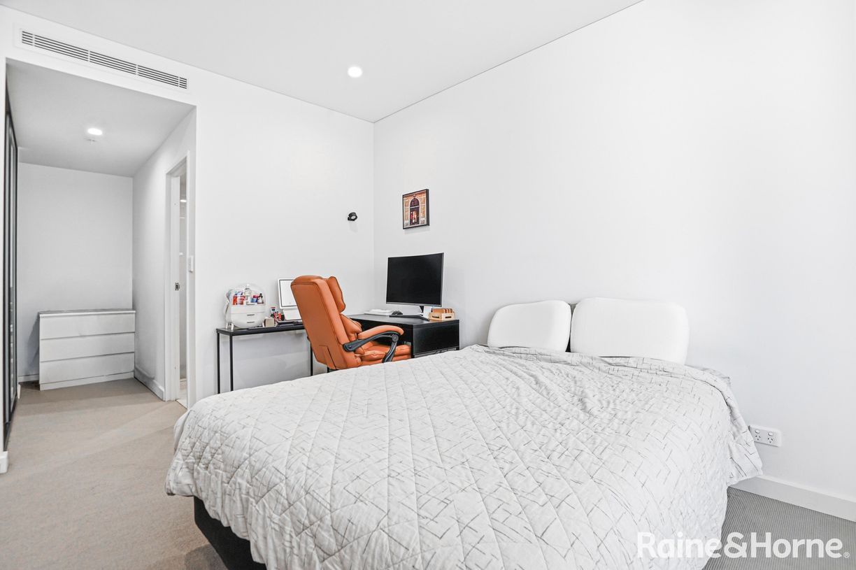 402/12C Carson Lane — photo 6 of 17