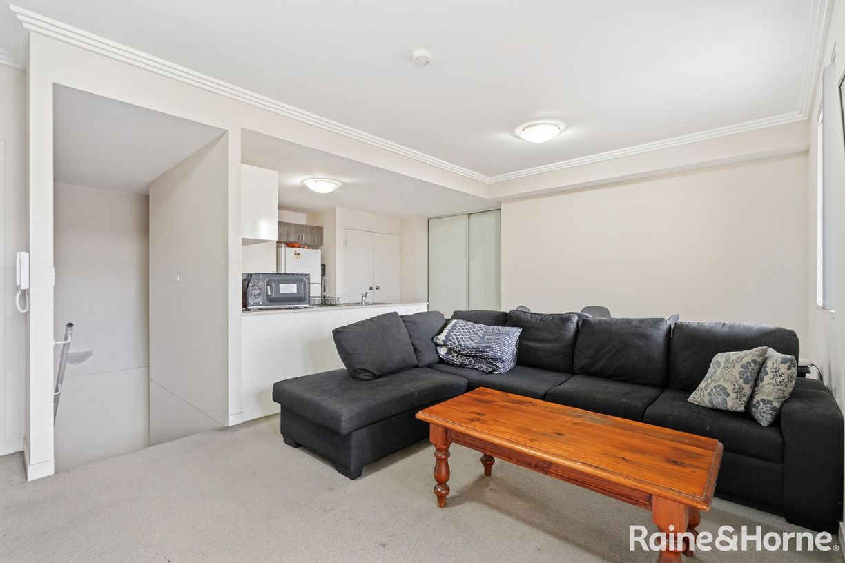 2/51 King Street — photo 3 of 13