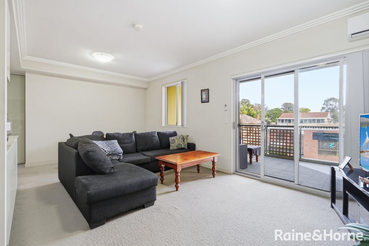 2/51 King Street — photo 2 of 13