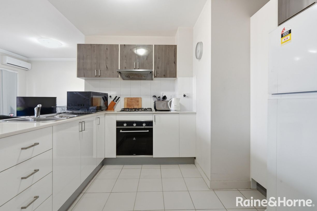2/51 King Street — photo 4 of 13