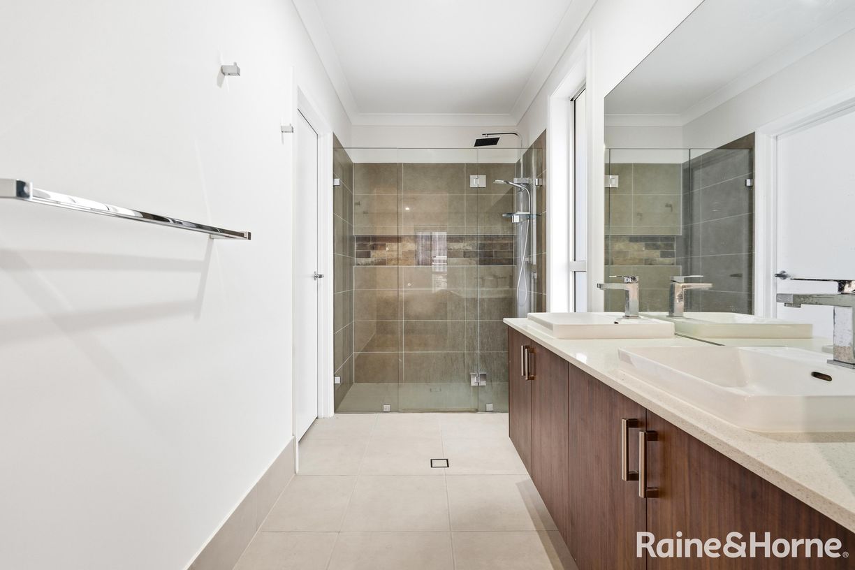 66 Barnea Avenue — photo 11 of 22