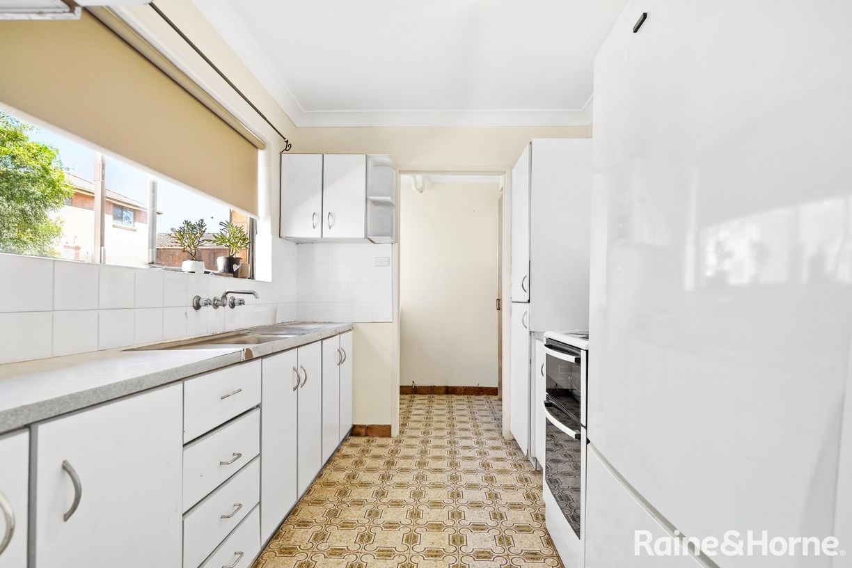 2/44-46 Putland Street — photo 4 of 13